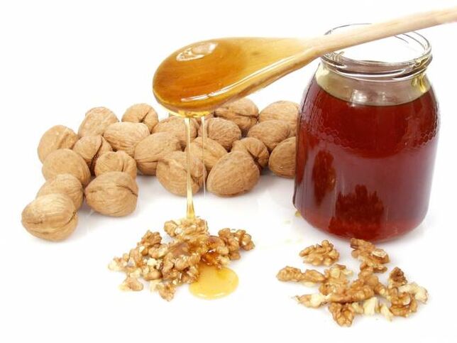 Miele con noci - un rimedio popolare che aumenta la potenza negli uomini